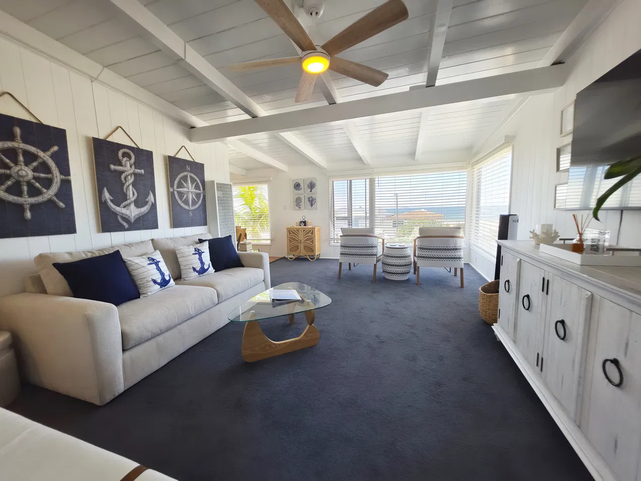 Upper one-bedroom front ocean-view bungalow living room